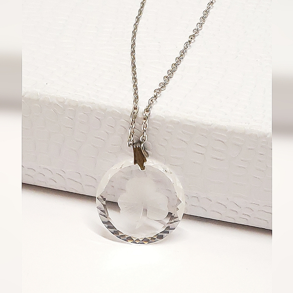 Vintage Cut Glass Crystal Frosted 3 Leaf Clover Pendant Necklace